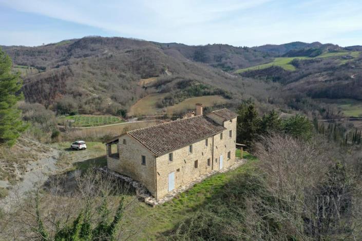 Image No.1-Ferme de 7 chambres à vendre à Montone