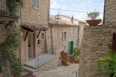 1 - Montone, Townhouse