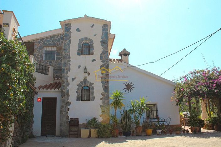 Image No.1-4 Bed Villa for sale