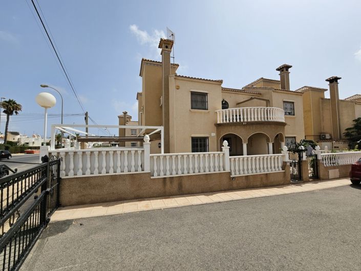 Image No.1-2 Bed Villa for sale