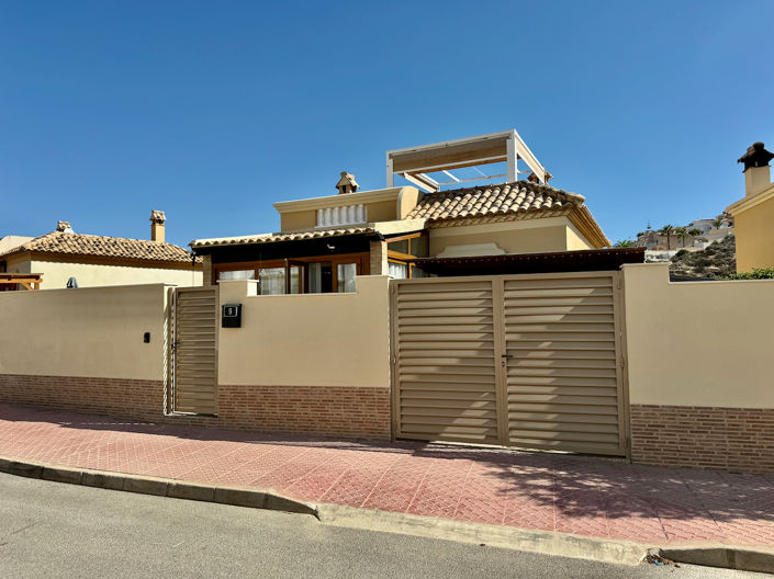 Image No.1-3 Bed Villa for sale