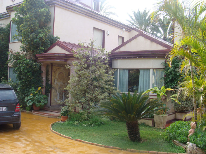 Image No.1-7 Bed Villa for sale