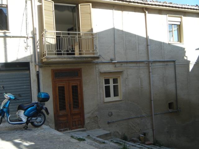 Image No.1-3 Bed Townhouse for sale