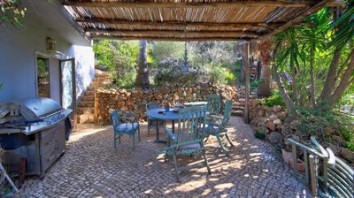 kitchen breakfast area