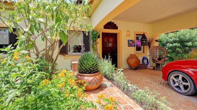 carport & kitchen entrance