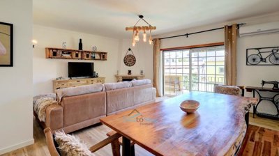 open plan living/dining area