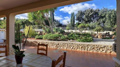 large covered terrace perfect for alfresco dining