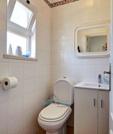 guest toilet off entrance hall