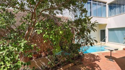 garden beds to pool side