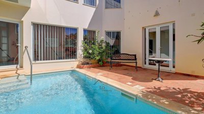 courtyard swimming pool