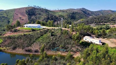 house & stable block on 17 hectares