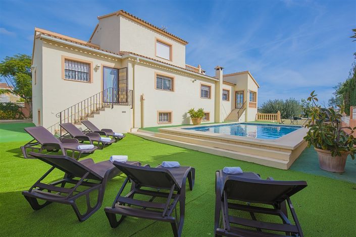 Image No.1-4 Bed Villa for sale