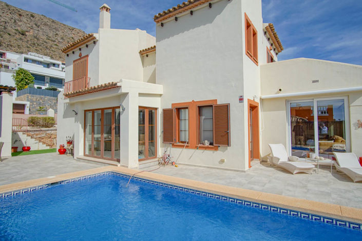 Image No.1-3 Bed Villa for sale