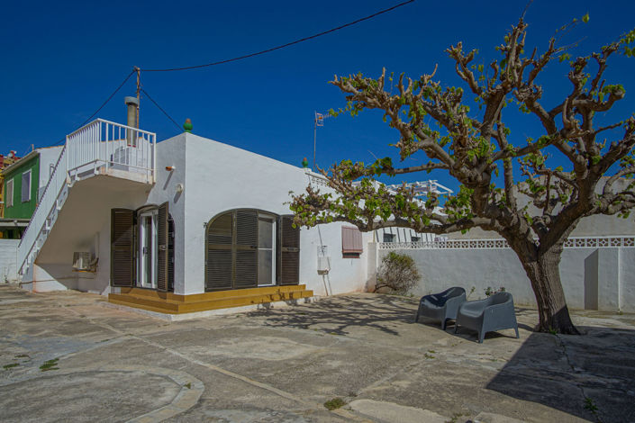 Image No.1-3 Bed Villa for sale