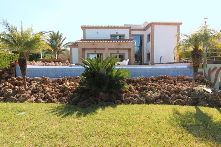 Image No.1-5 Bed Villa for sale