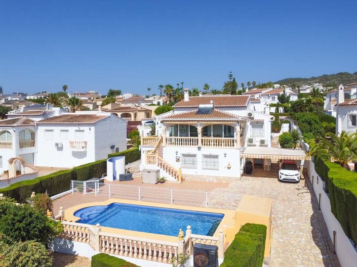 Image No.1-6 Bed Villa for sale