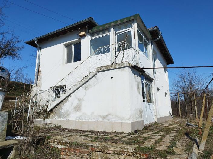 Image No.1-Maison de campagne de 2 chambres à vendre à Yambol 