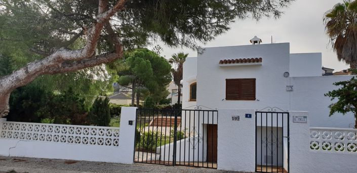 Image No.1-3 Bed Villa for sale