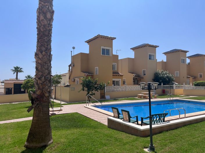 Image No.1-3 Bed Villa for sale