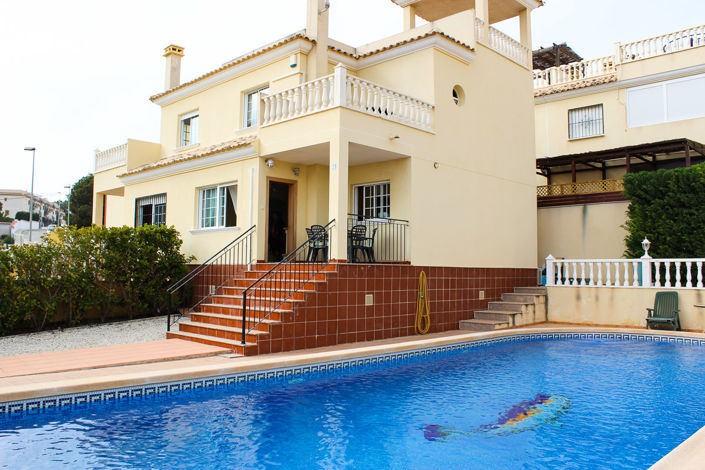 Image No.1-3 Bed Villa for sale