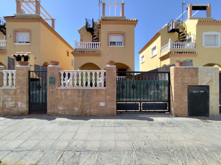 Image No.1-Villa de 3 chambres à vendre à Torrevieja