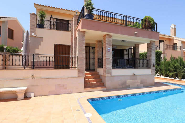 Image No.1-3 Bed Villa for sale