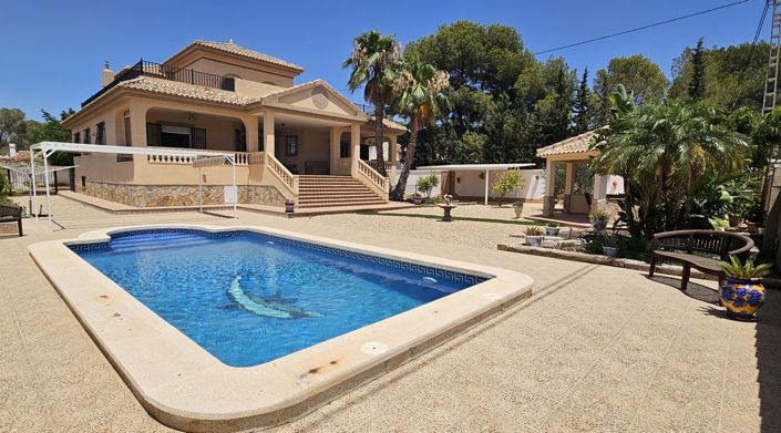 Image No.1-5 Bed Villa for sale