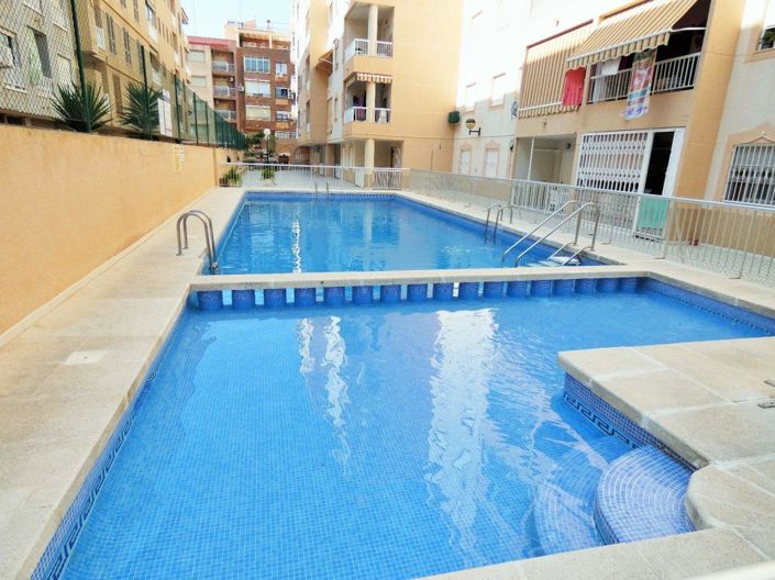 Image No.1-Appartement de 2 chambres à vendre à Torrevieja