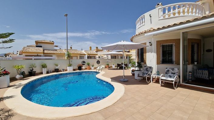 Image No.1-3 Bed Villa for sale