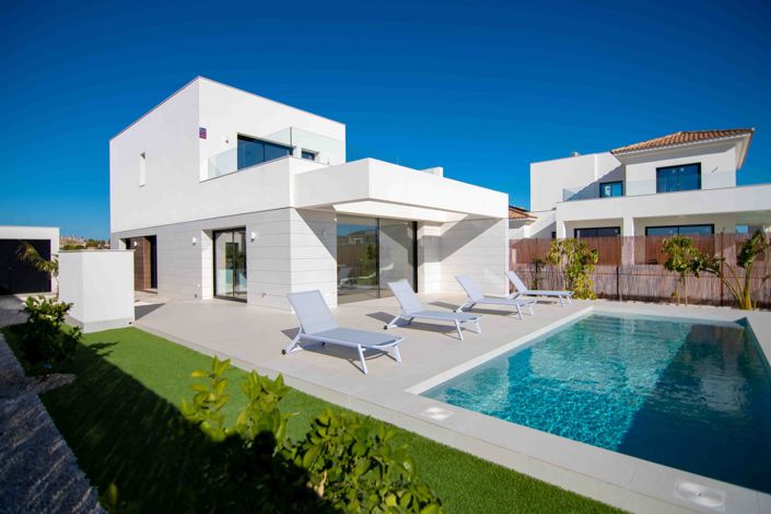 Image No.1-3 Bed Villa for sale