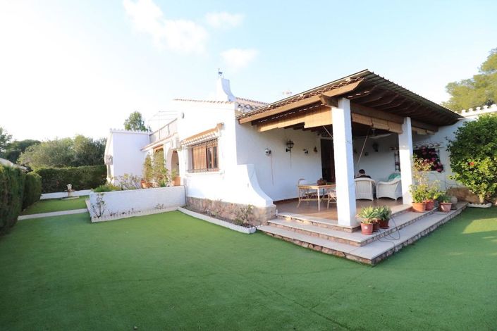 Image No.1-5 Bed Villa for sale