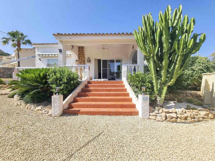 Image No.1-3 Bed Villa for sale