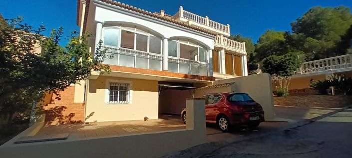 Image No.1-4 Bed Villa for sale