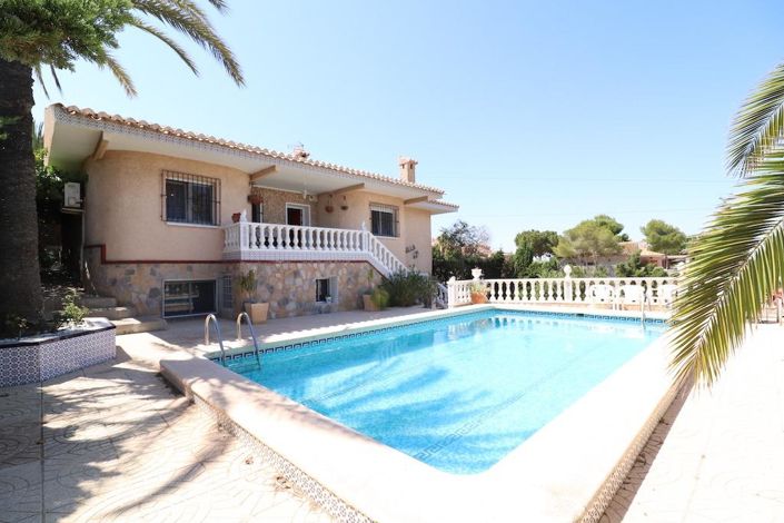 Image No.1-4 Bed Villa for sale