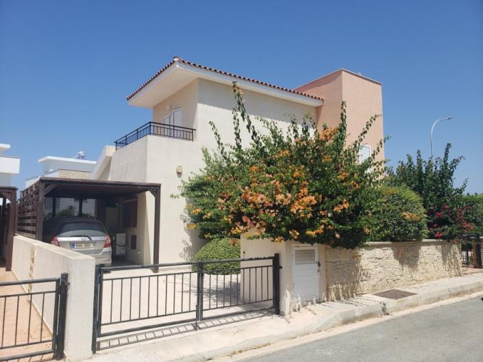 Image No.1-3 Bed Villa / Detached for sale