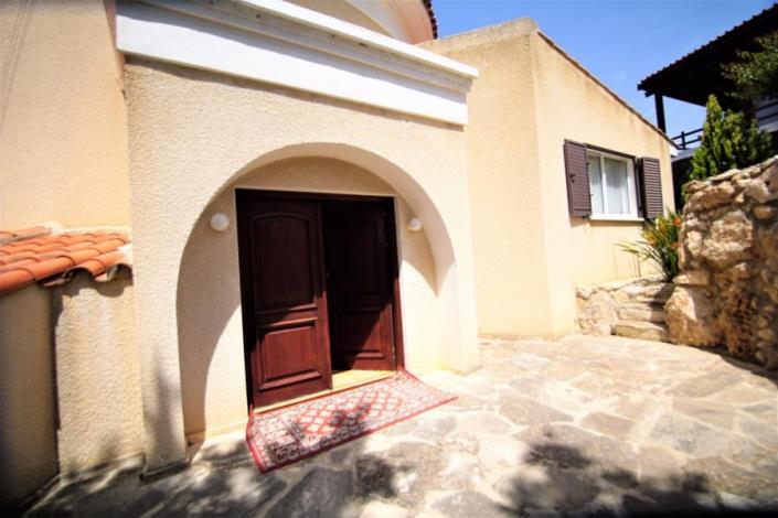 Image No.1-4 Bed Villa / Detached for sale