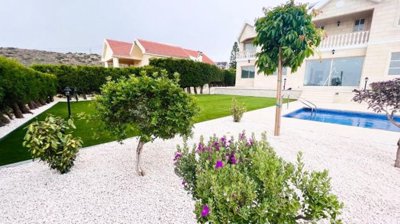 Detached Villa For Sale  in  Palodeia