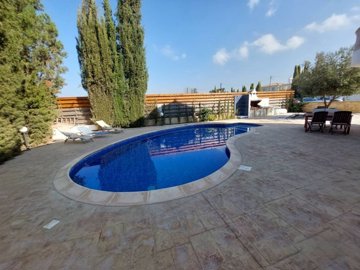 Detached Villa For Sale  in  Peyia