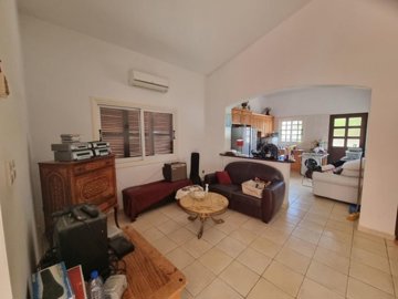 Bungalow For Sale  in  Pissouri