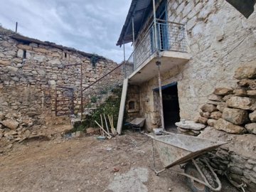 Stone House For Sale  in  Koili