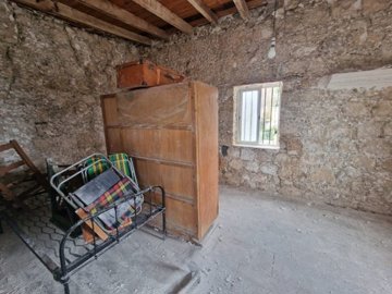 Stone House For Sale  in  Koili