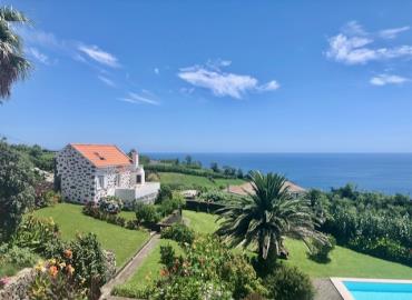 Hortensia-view-with-pool