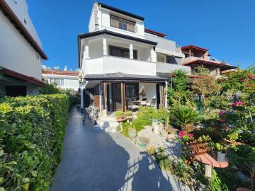 1 - Çalis, Semi-Detached