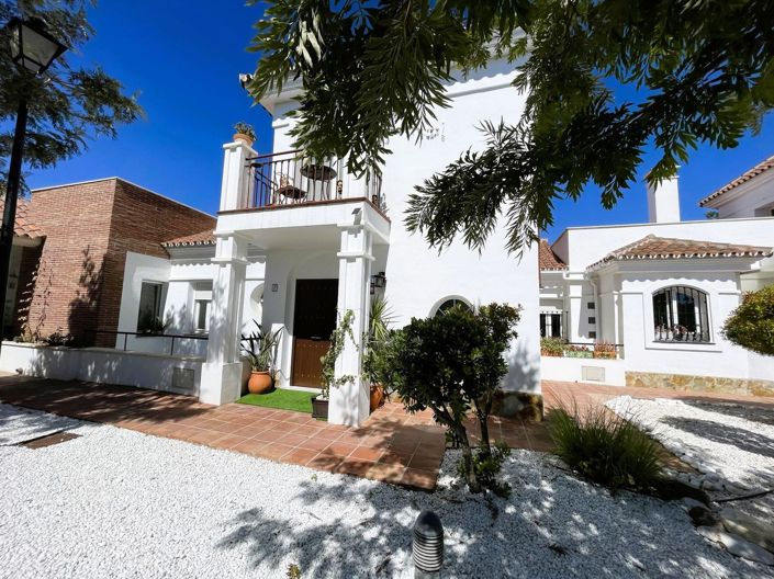 Image No.1-3 Bed Villa for sale