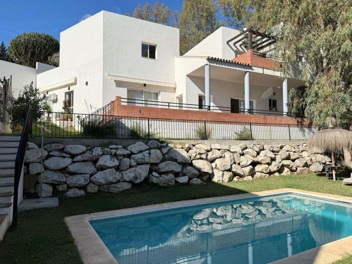 Image No.1-5 Bed Villa for sale