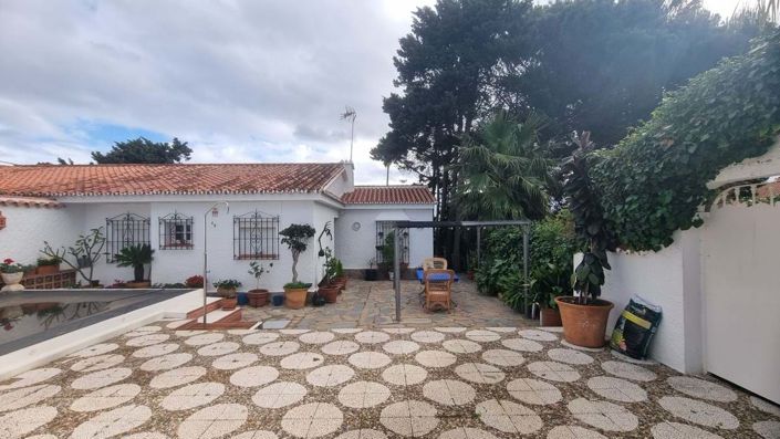 Image No.1-3 Bed Villa for sale