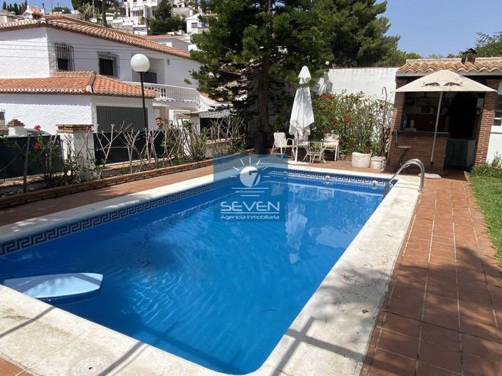 Image No.1-3 Bed Villa for sale