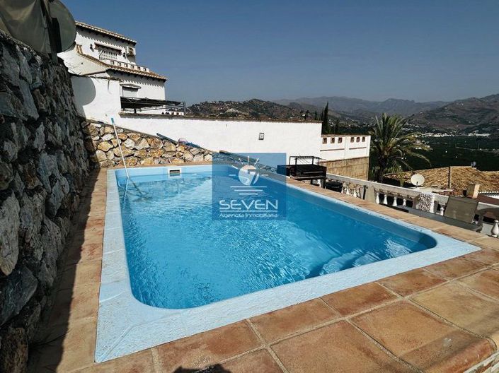 Image No.1-3 Bed Villa for sale