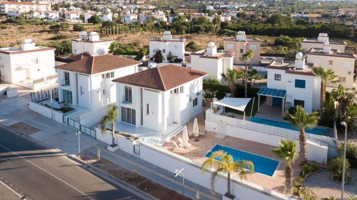 Image No.1-3 Bed Villa for sale