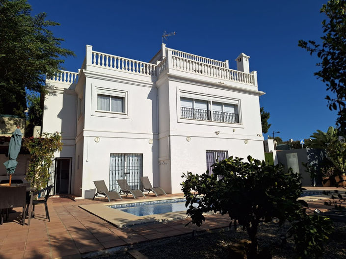 Image No.1-5 Bed Villa for sale